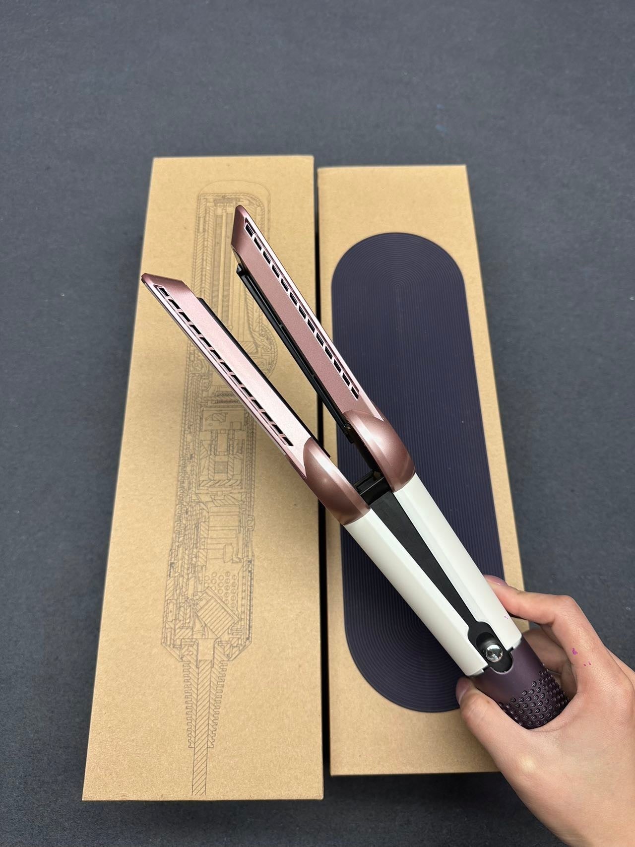 Dyson_Airstrait_Pink1