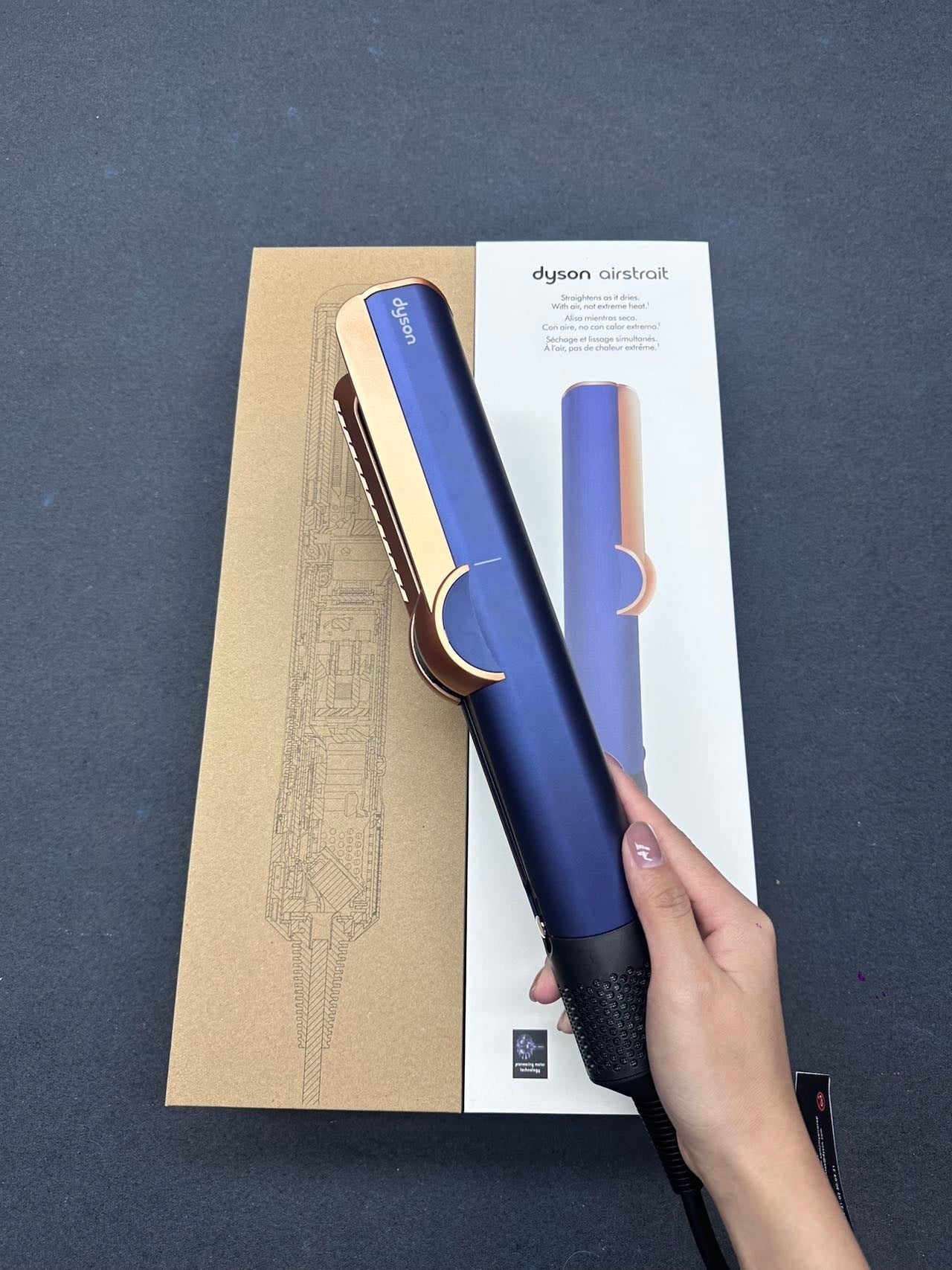 Dyson Airstrait straightener