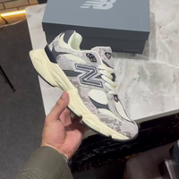 New Balance Sneakers Black