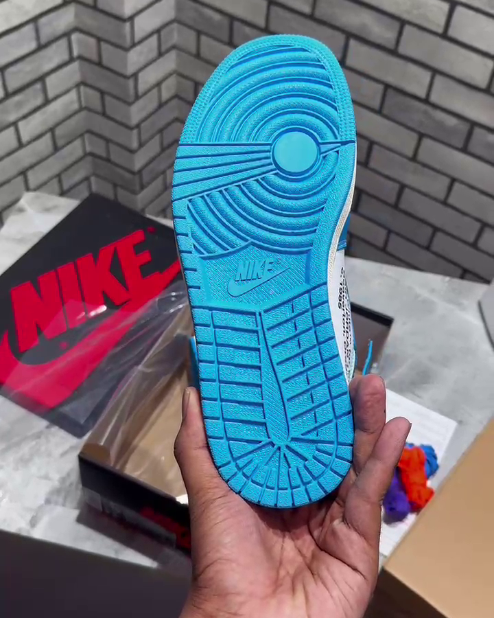  Nike Air Jordan 1 High x Off-White3