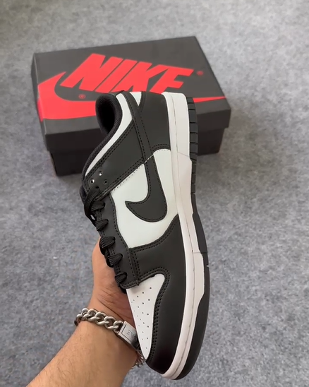 Nike Dunk Low Panda