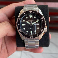 Seiko 5 Sports Automatic Diver – Classic Black Dial1
