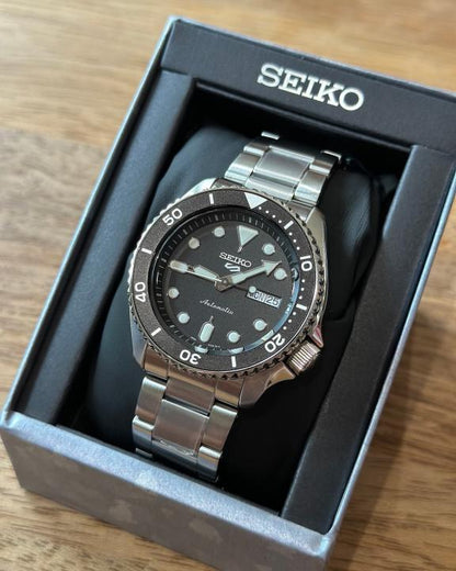 Seiko 5 Sports Automatic Diver – Classic Black Dial2