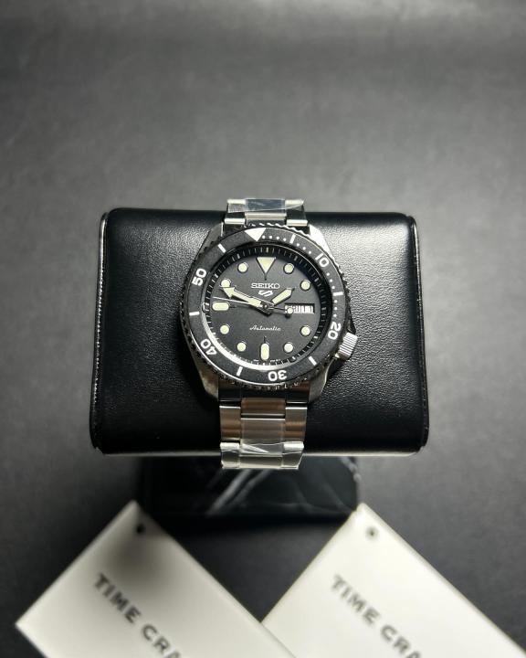 Seiko 5 Sports Automatic Diver – Classic Black Dial2